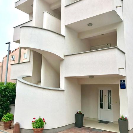 Apartmani Samec Novalja Bagian luar foto