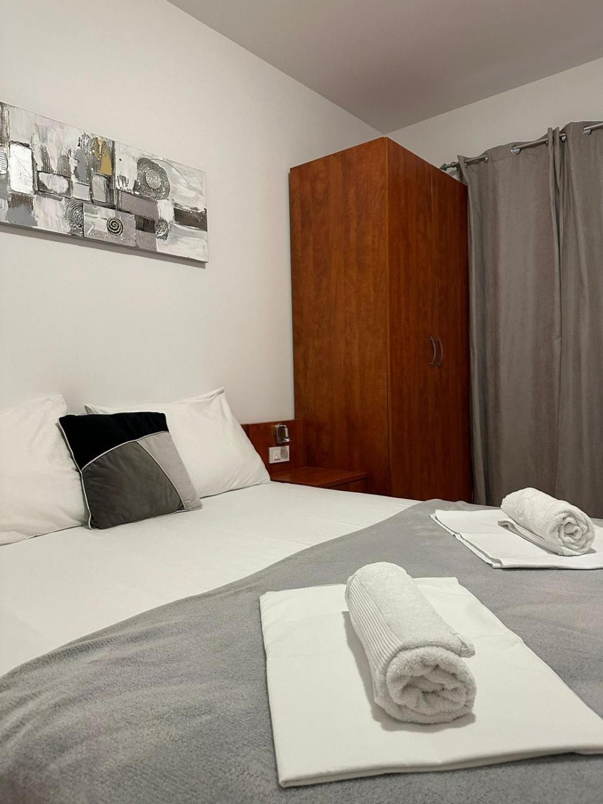 Apartmani Samec Novalja Bagian luar foto