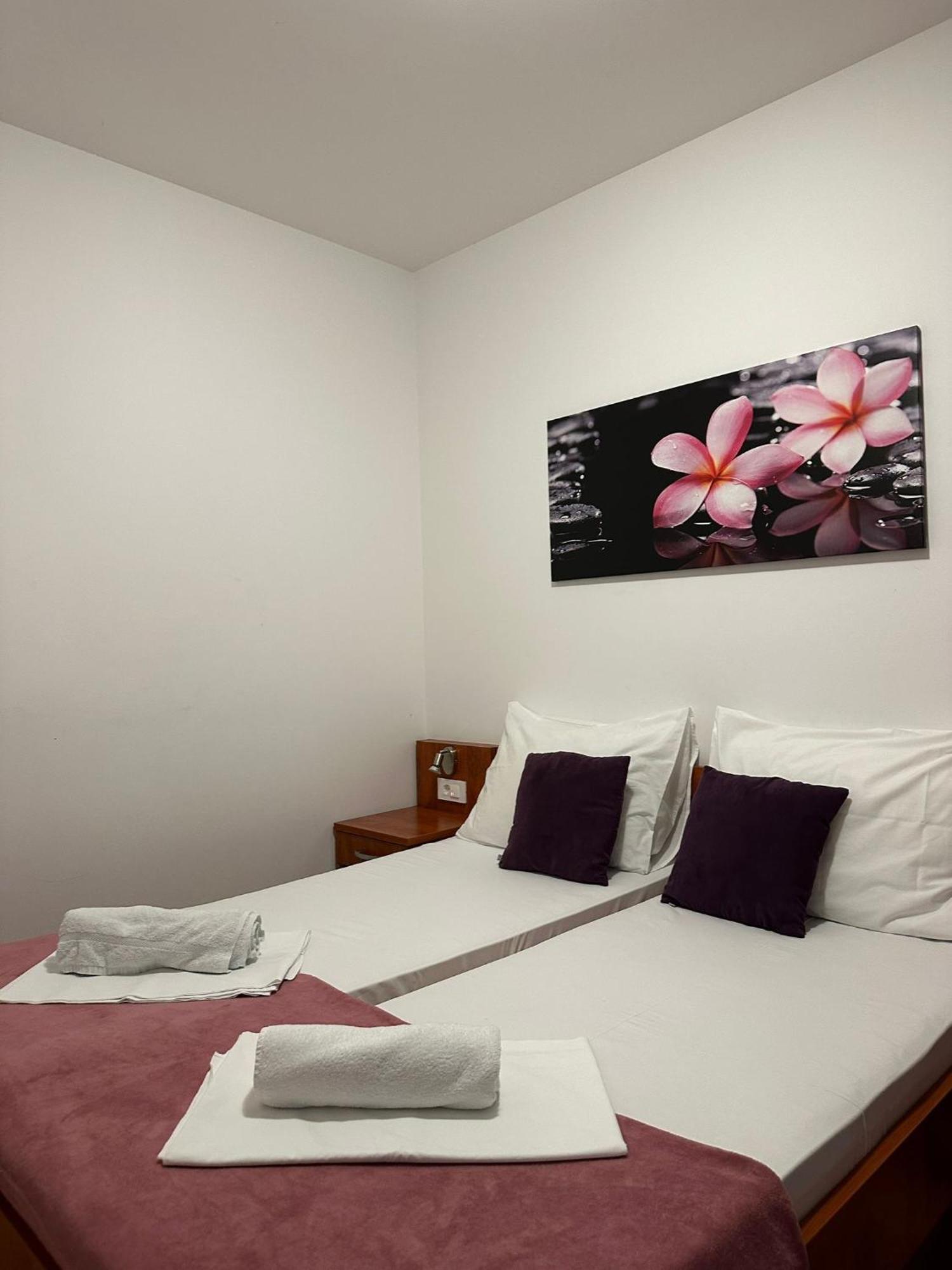 Apartmani Samec Novalja Bagian luar foto