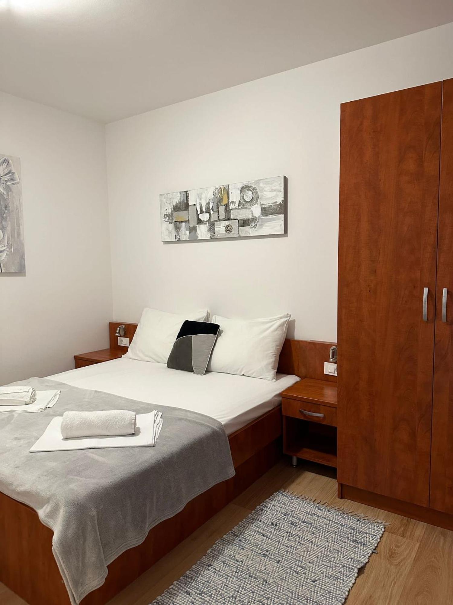 Apartmani Samec Novalja Bagian luar foto