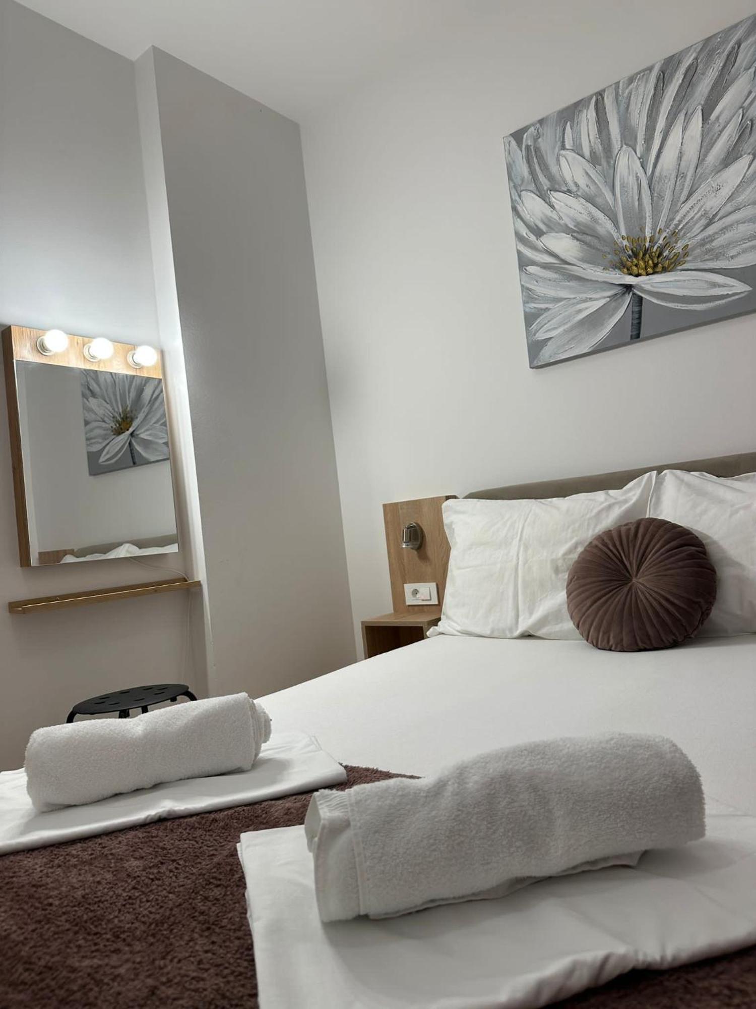 Apartmani Samec Novalja Bagian luar foto