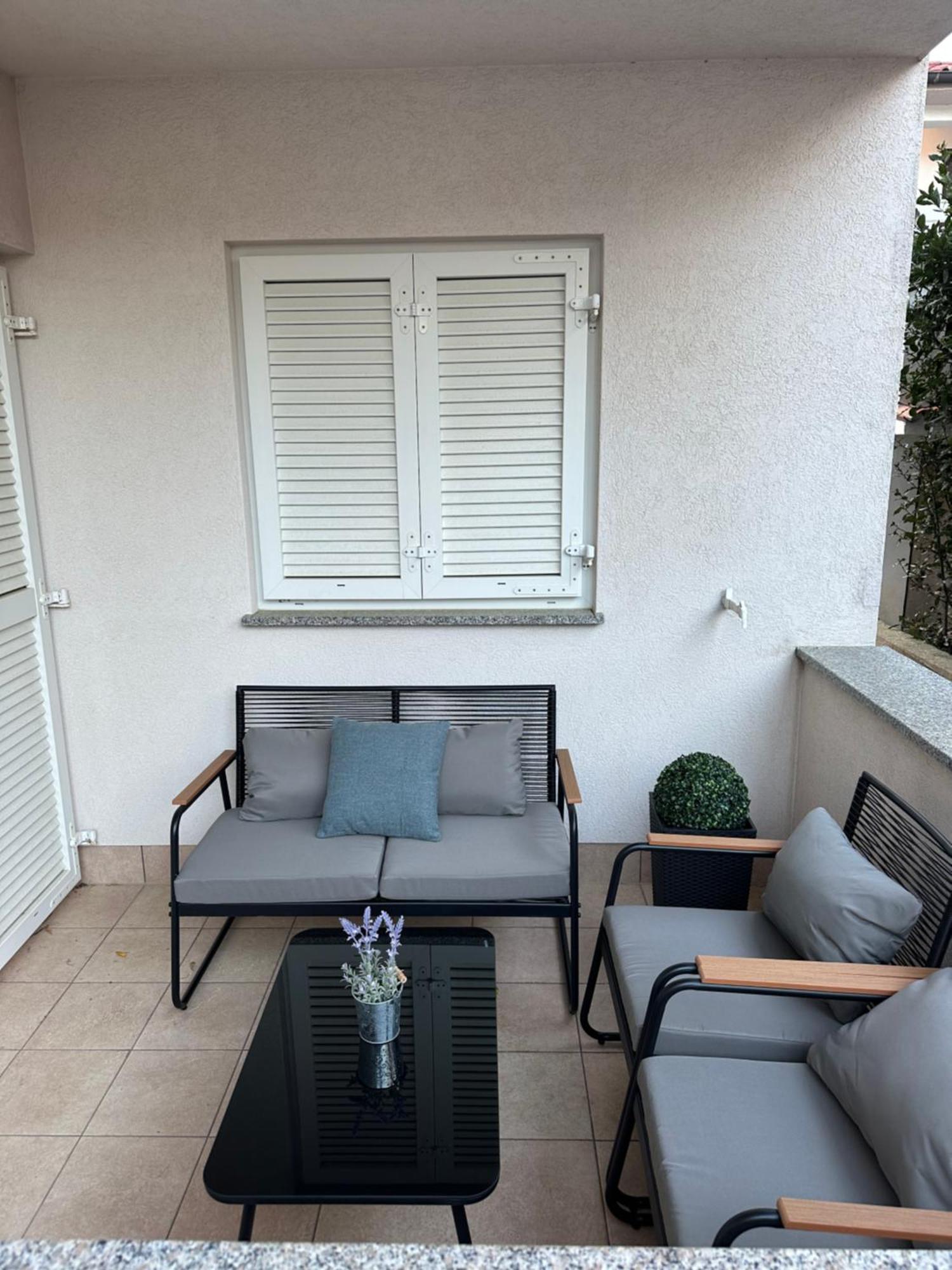 Apartmani Samec Novalja Bagian luar foto