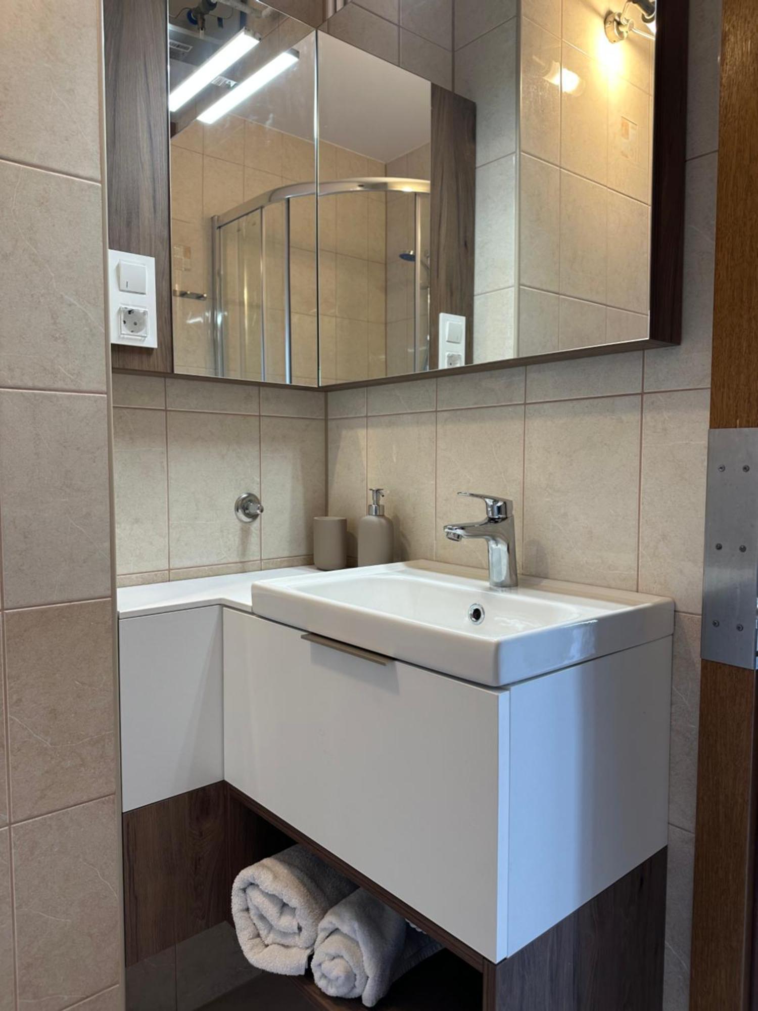 Apartmani Samec Novalja Bagian luar foto
