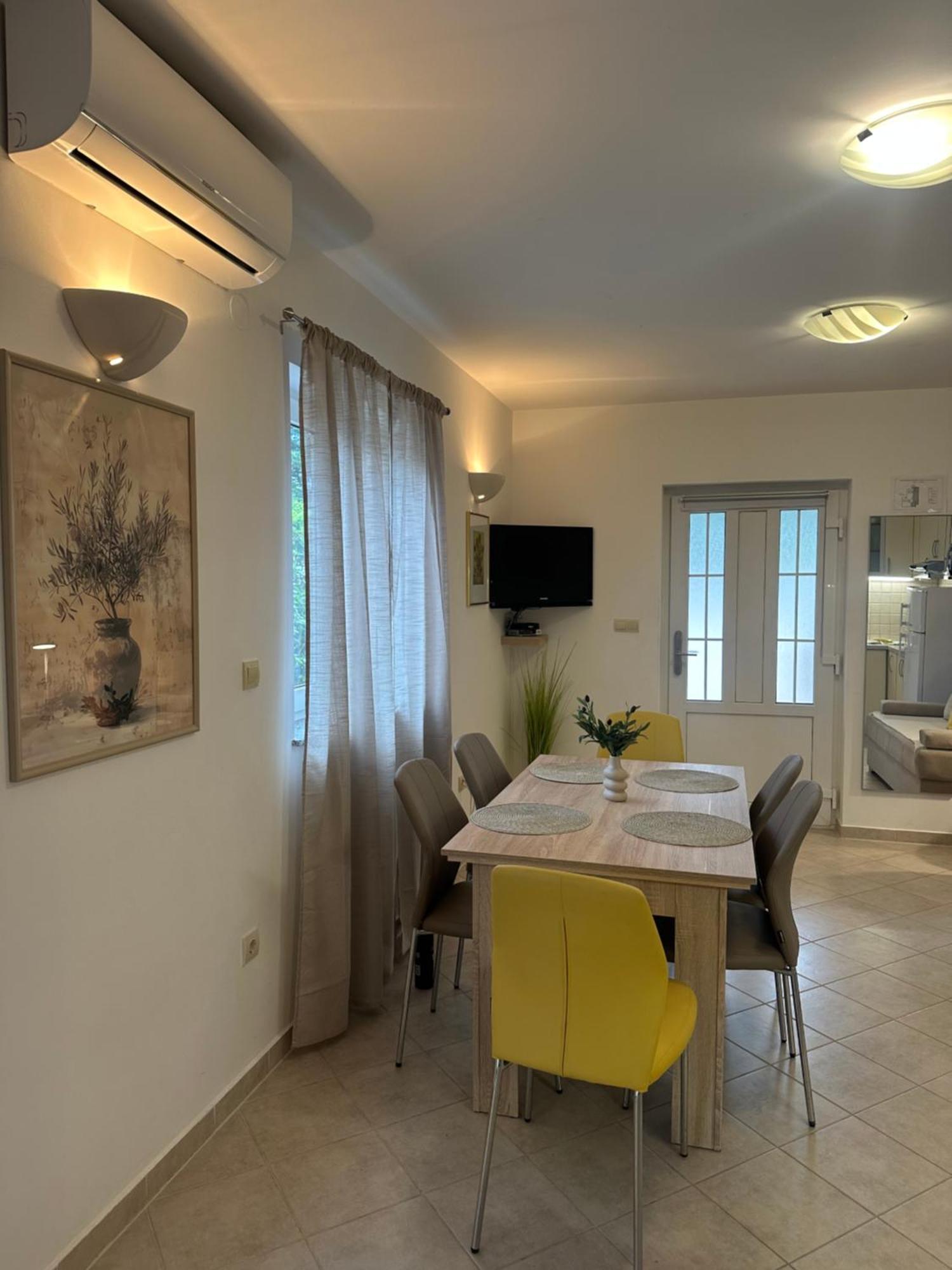 Apartmani Samec Novalja Bagian luar foto
