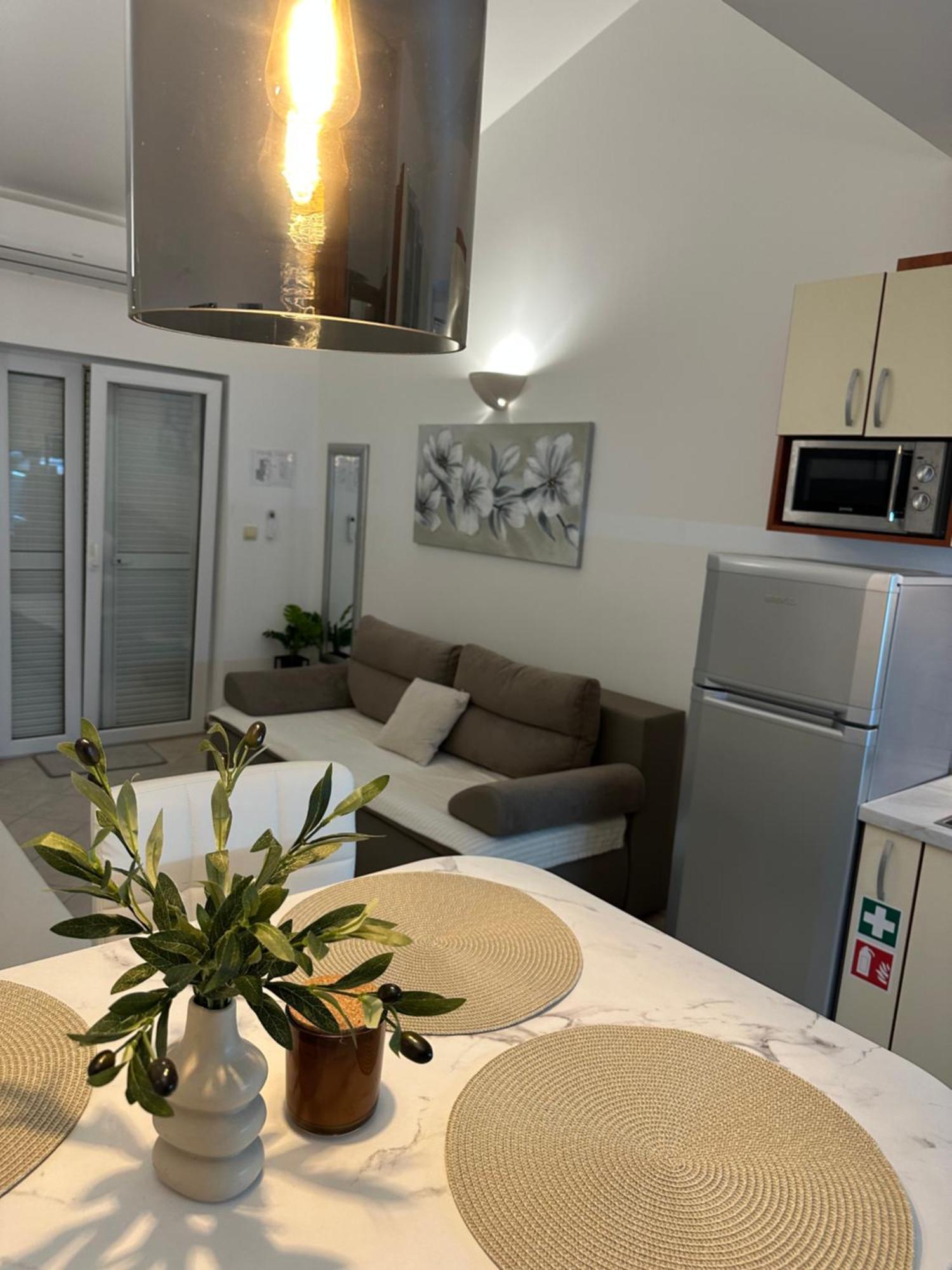 Apartmani Samec Novalja Bagian luar foto