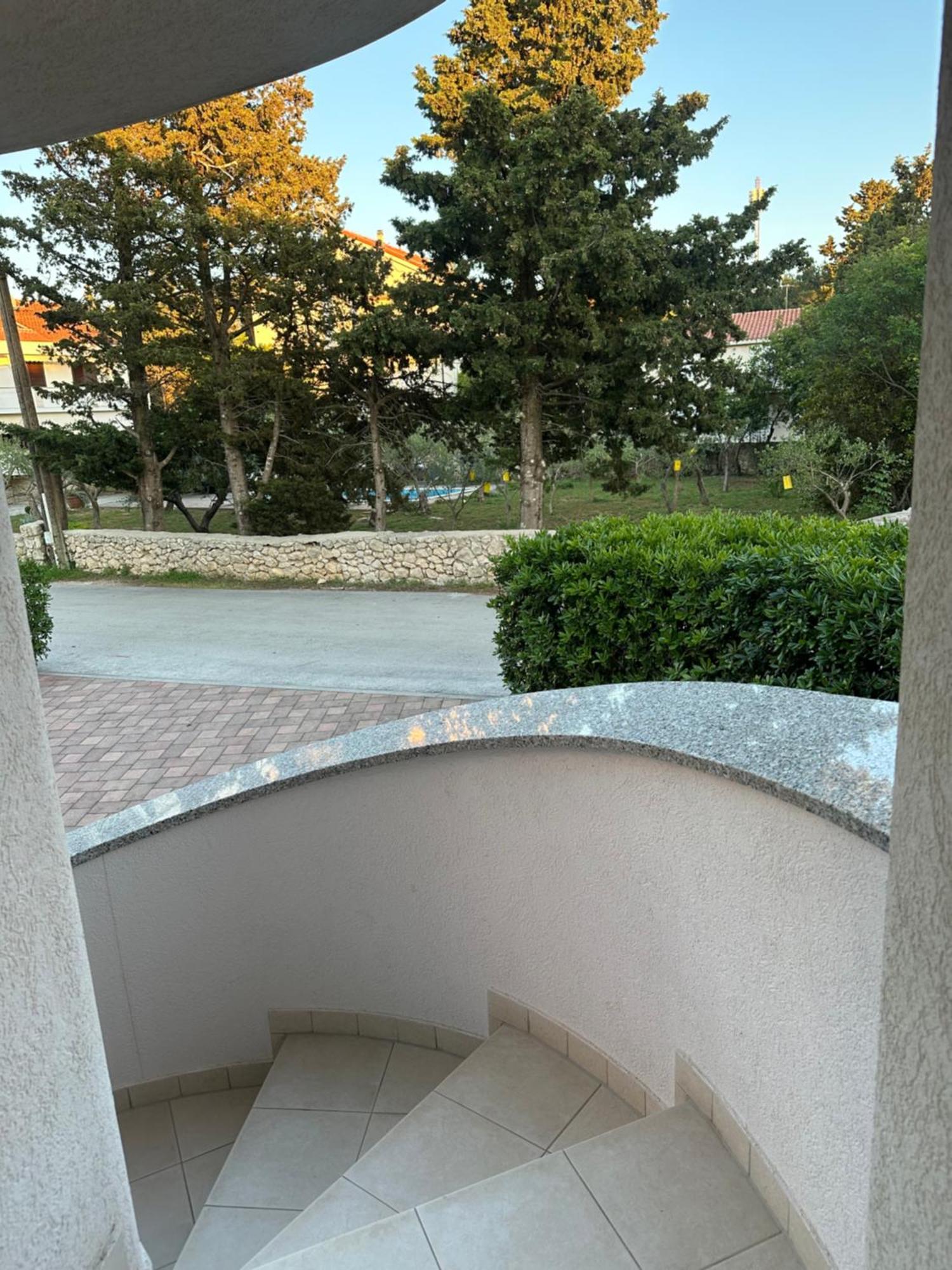 Apartmani Samec Novalja Bagian luar foto